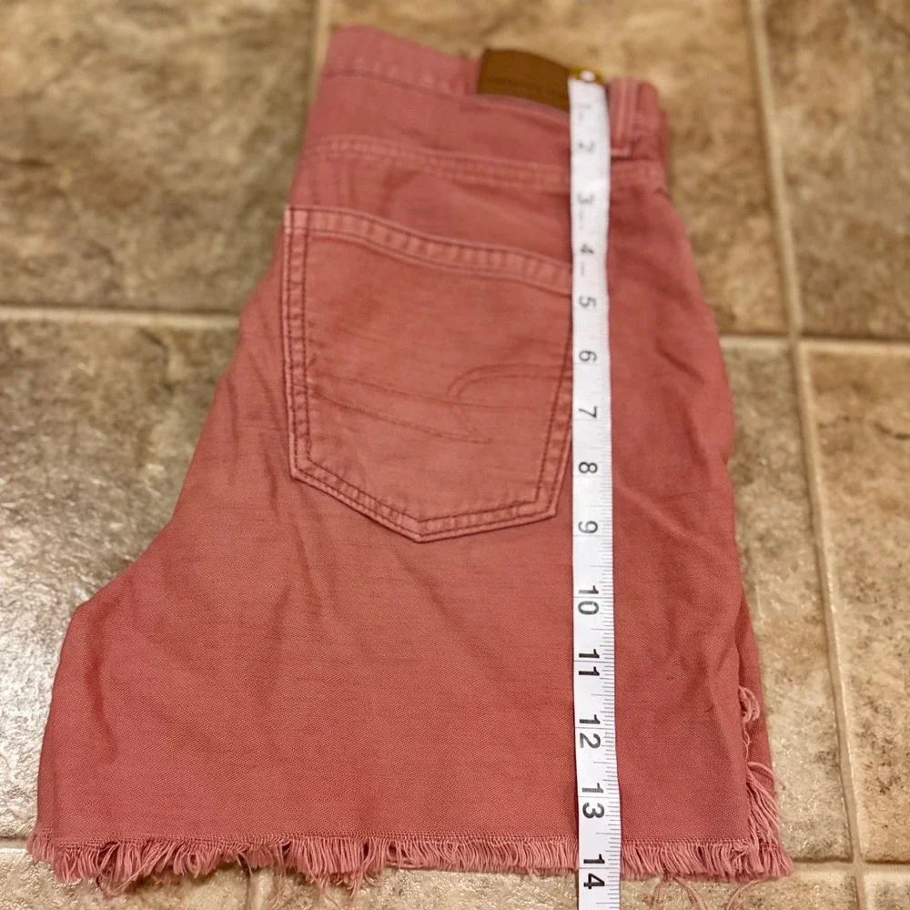 American‎ Eagle Highest Rise Mom Shorts Rose Pink Distressed Denim Womens Size 0